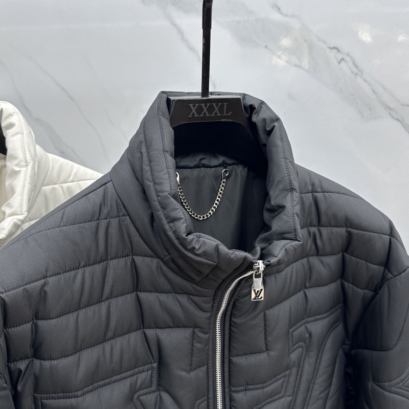 l0vis Vvtt0n outwear